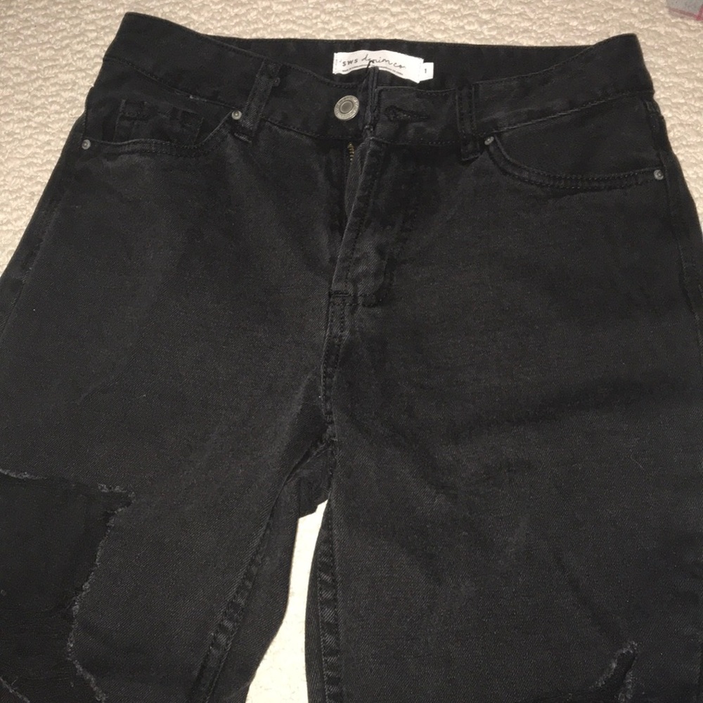 Black ripped mom jeans